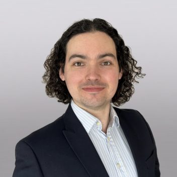 Anthony Strong Profile Photo