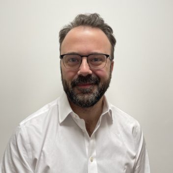 Oliver Voss staff photo